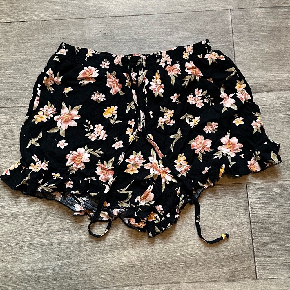 AE Floral Shorts